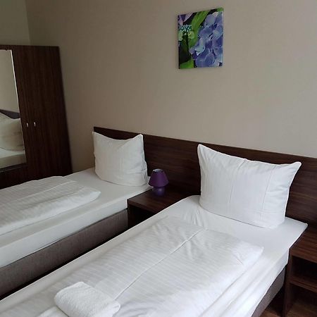 Hotel Pension Eberty Берлин Экстерьер фото